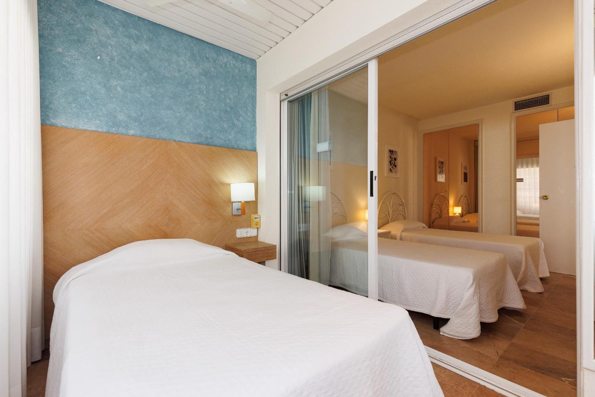 Uhc Center Apartments Salou Phòng bức ảnh